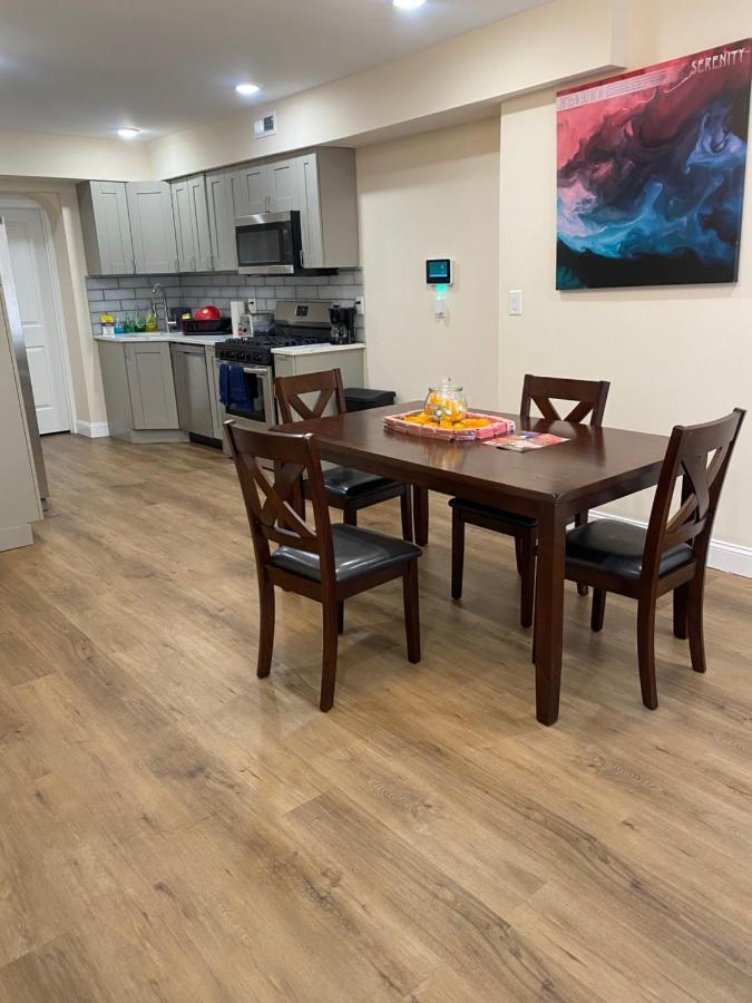 Private Room In South Philly Near Arenas! Philadelphia Buitenkant foto