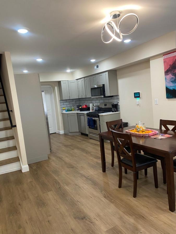 Private Room In South Philly Near Arenas! Philadelphia Buitenkant foto